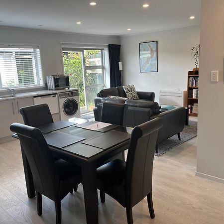 Rotorua Central Hosted B&B ภายนอก รูปภาพ
